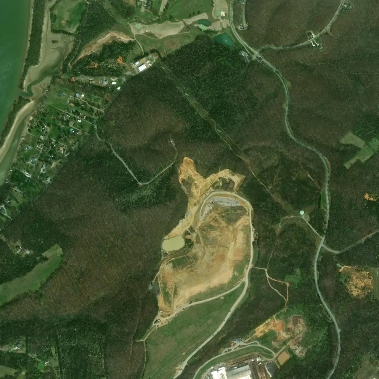 The Matlock Bend landfill site beside the river.